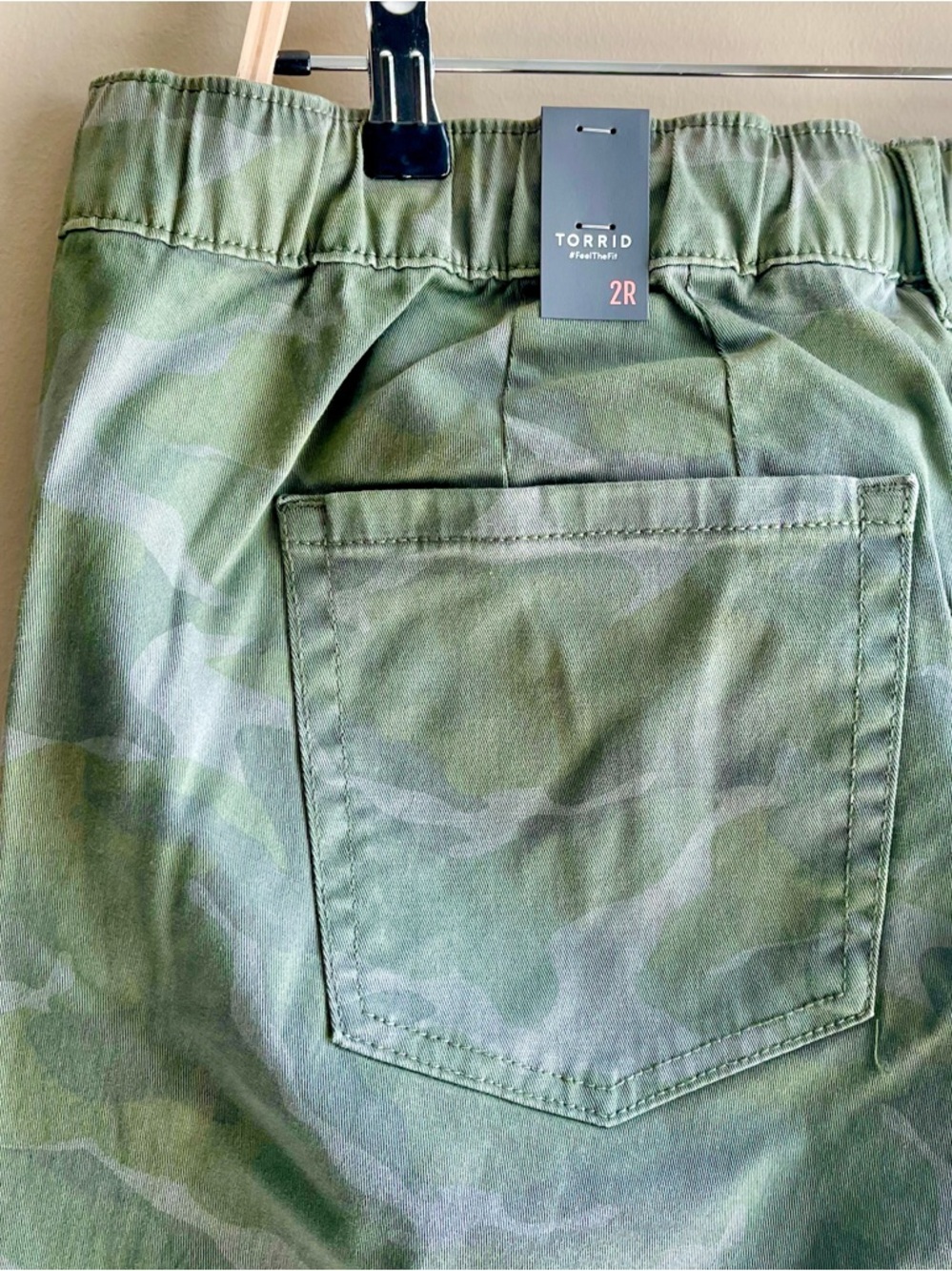 torrid Pull On Weekend Stretch Twill Cargo Mid-Rise Pants in Camo Cadet Olive - Picture 9 of 9
